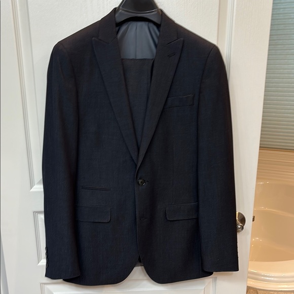 J. Ferrar Gray Slim Fit 2-piece Suit: Jacket 38R Pant 30x32